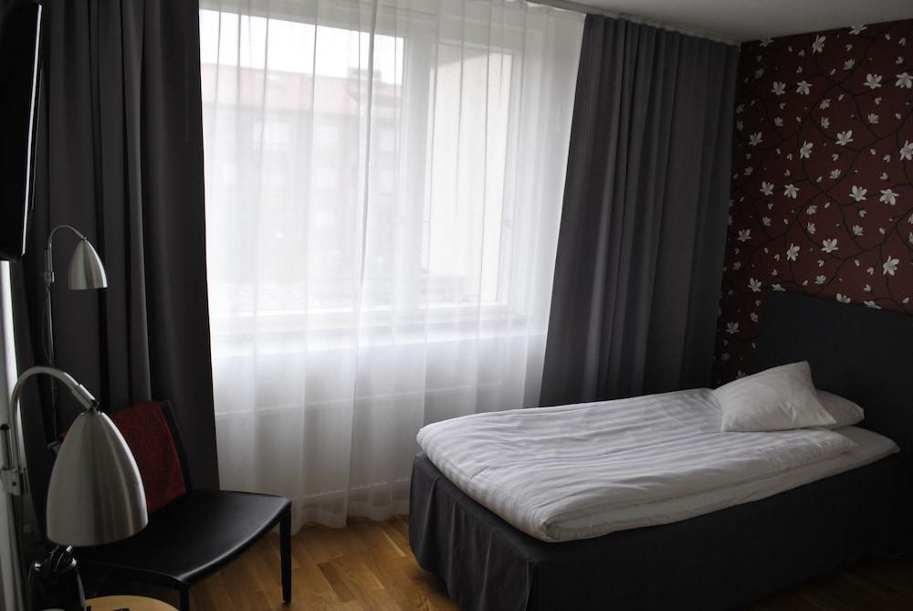 City Central Hotel Oerebro By First Hotels Dış mekan fotoğraf