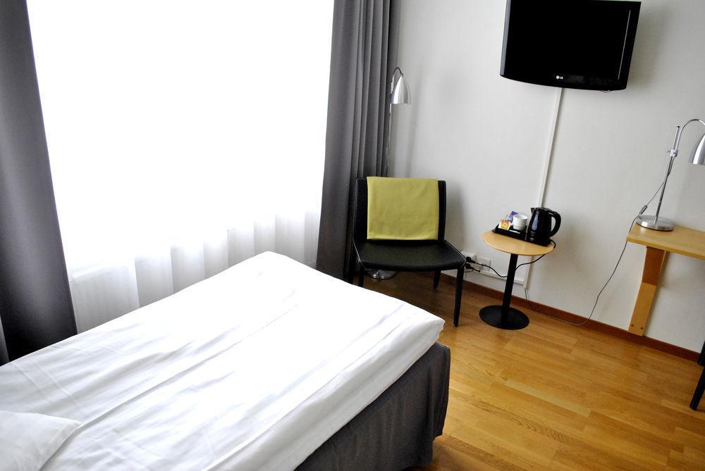 City Central Hotel Oerebro By First Hotels Dış mekan fotoğraf